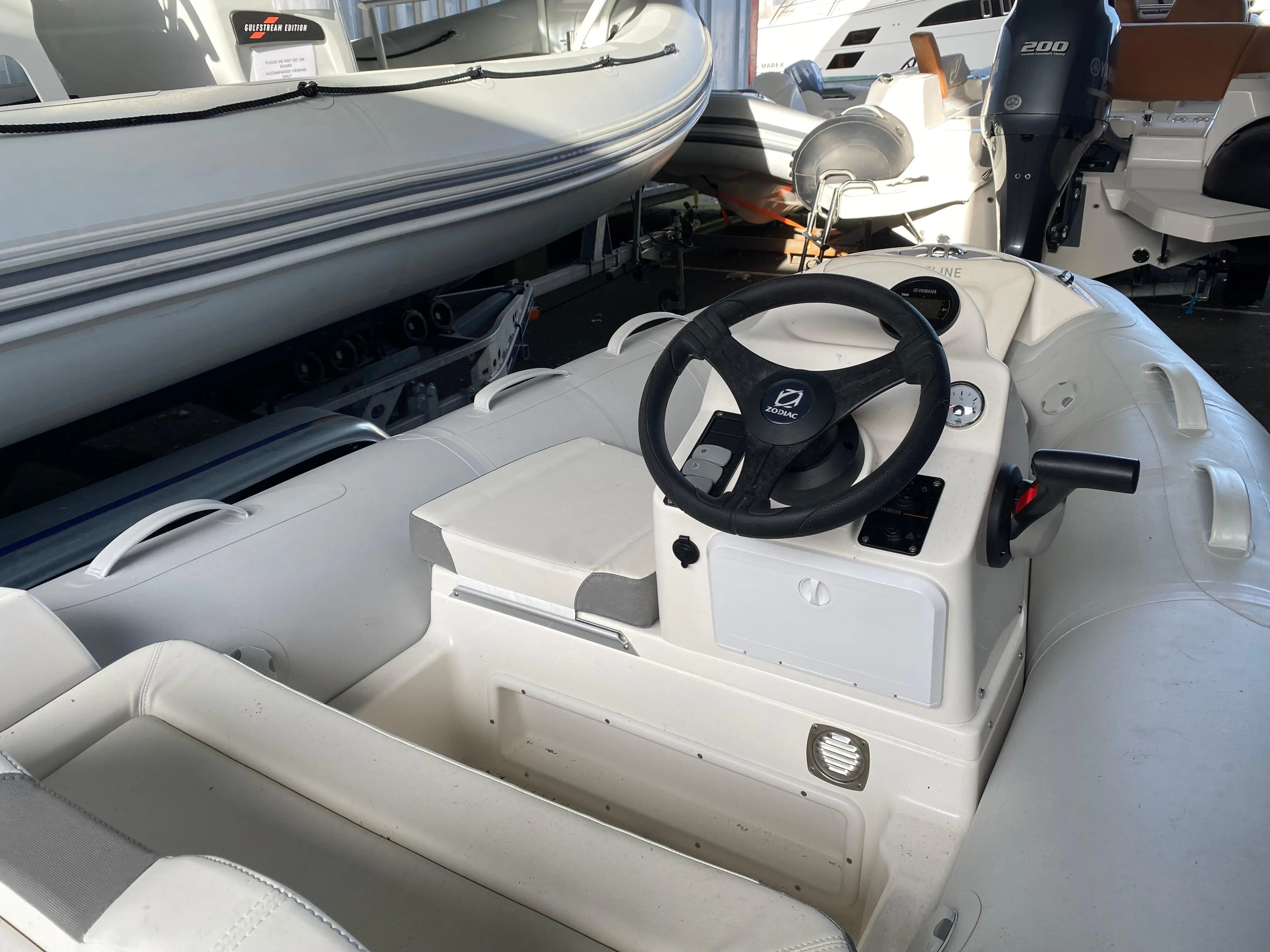 2023 Zodiac yachtline 360