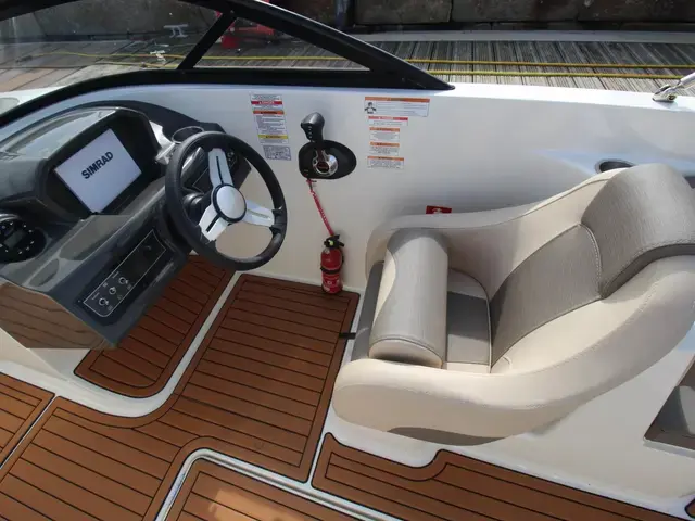 Bayliner Vr6