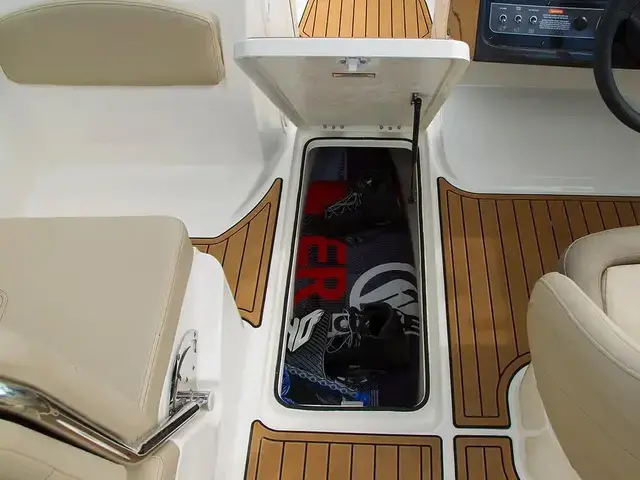 Bayliner Vr6