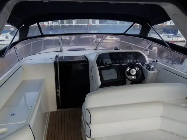 Sunseeker Martinique 38