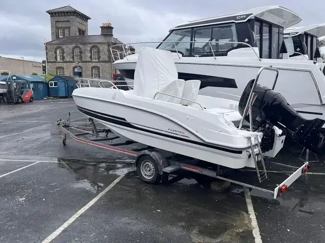 Beneteau Flyer 5.5 Spacedeck