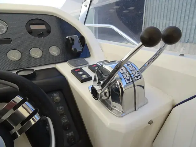 Sunseeker Martinique 38