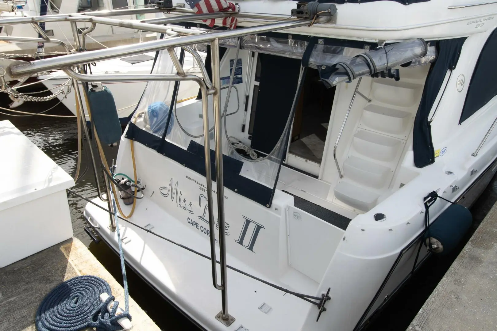 2001 Bayliner 37