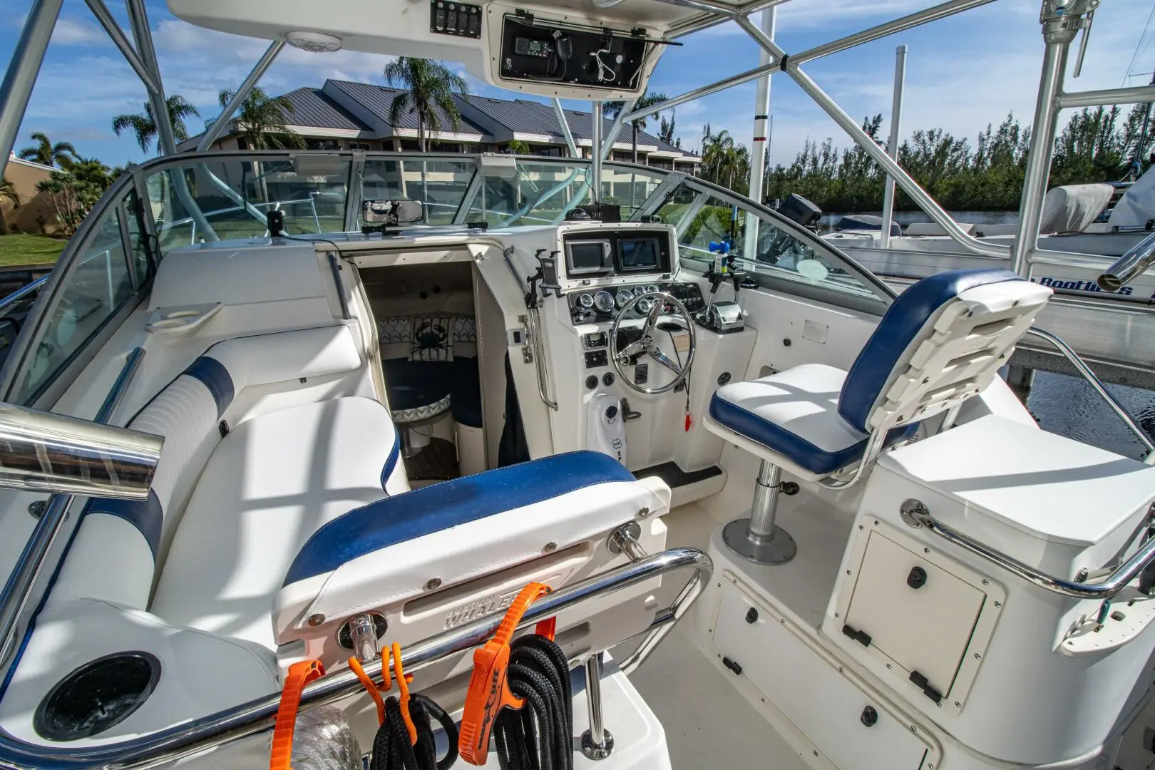 2000 Boston Whaler 285 conquest