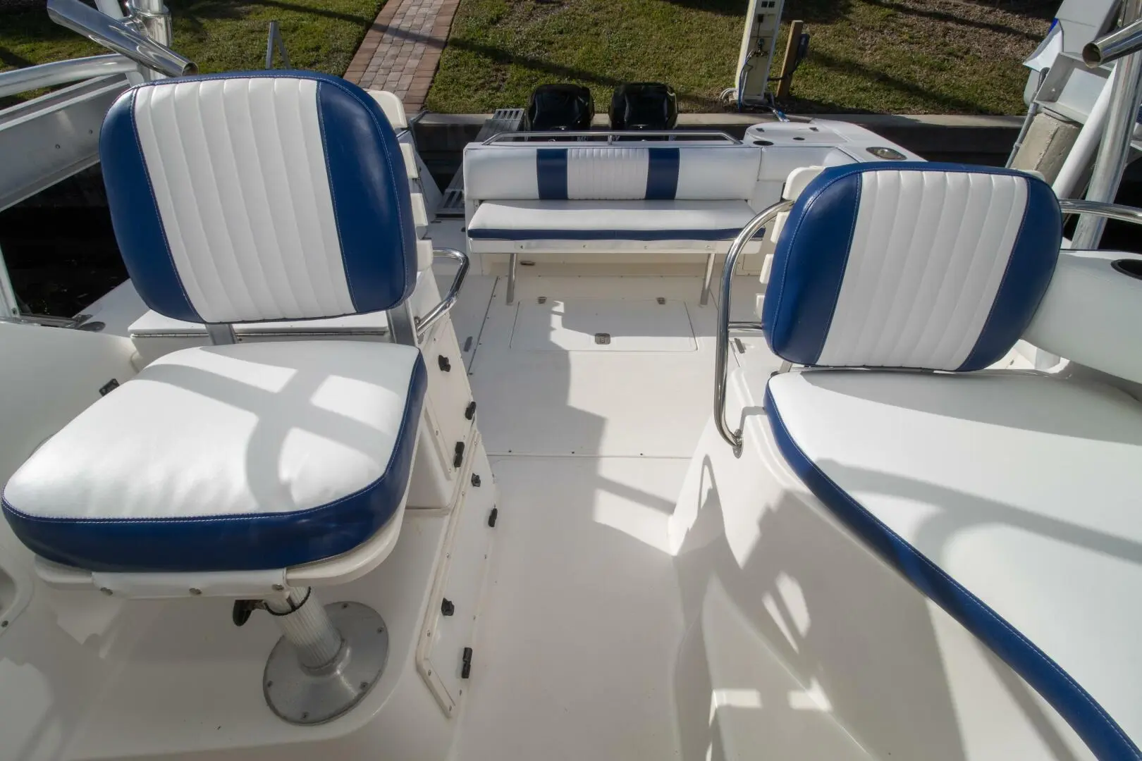 2000 Boston Whaler 285 conquest