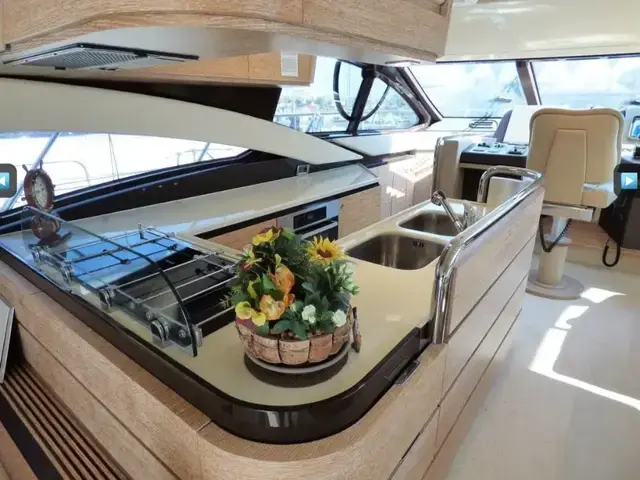 Azimut 60