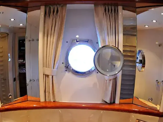 Azimut 74 Solar