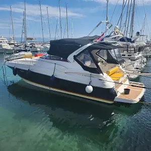 2005 Regal 3760 Commodore