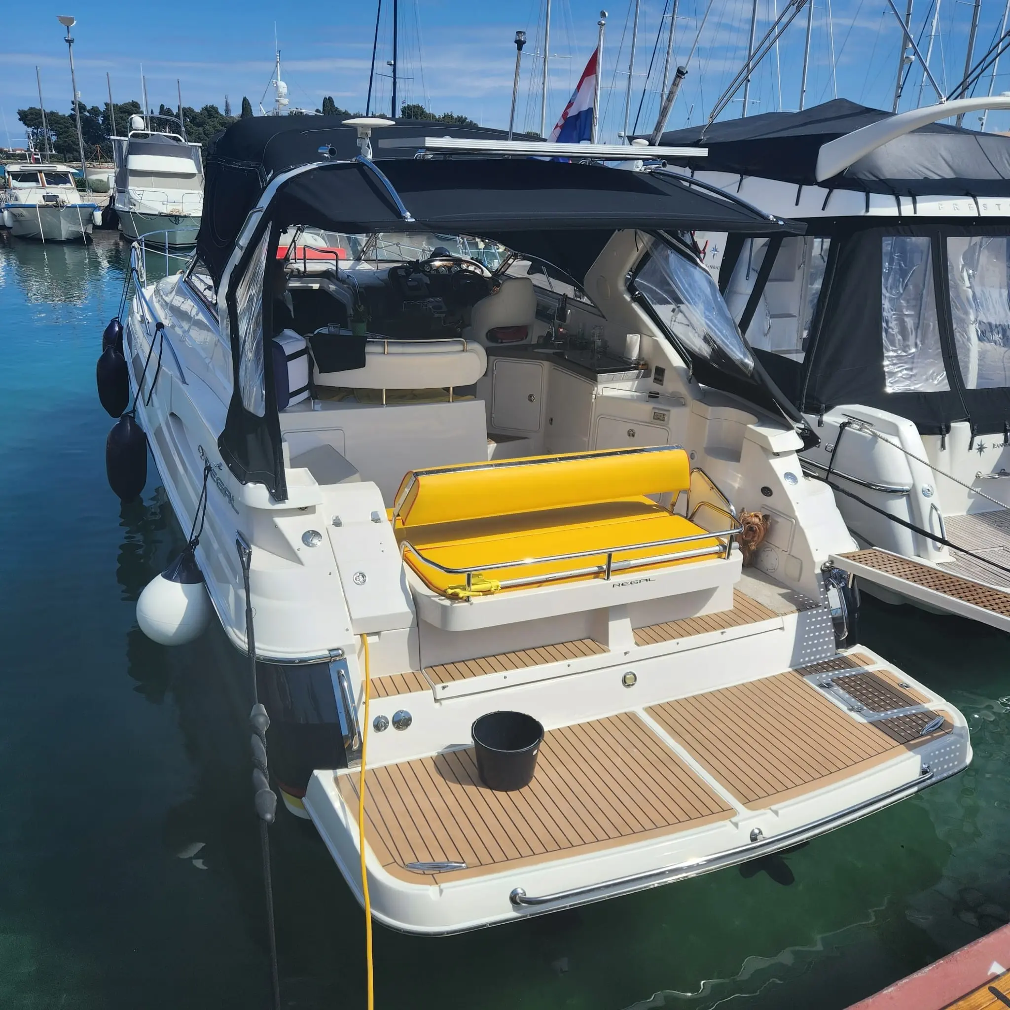 2005 Regal 3760 commodore