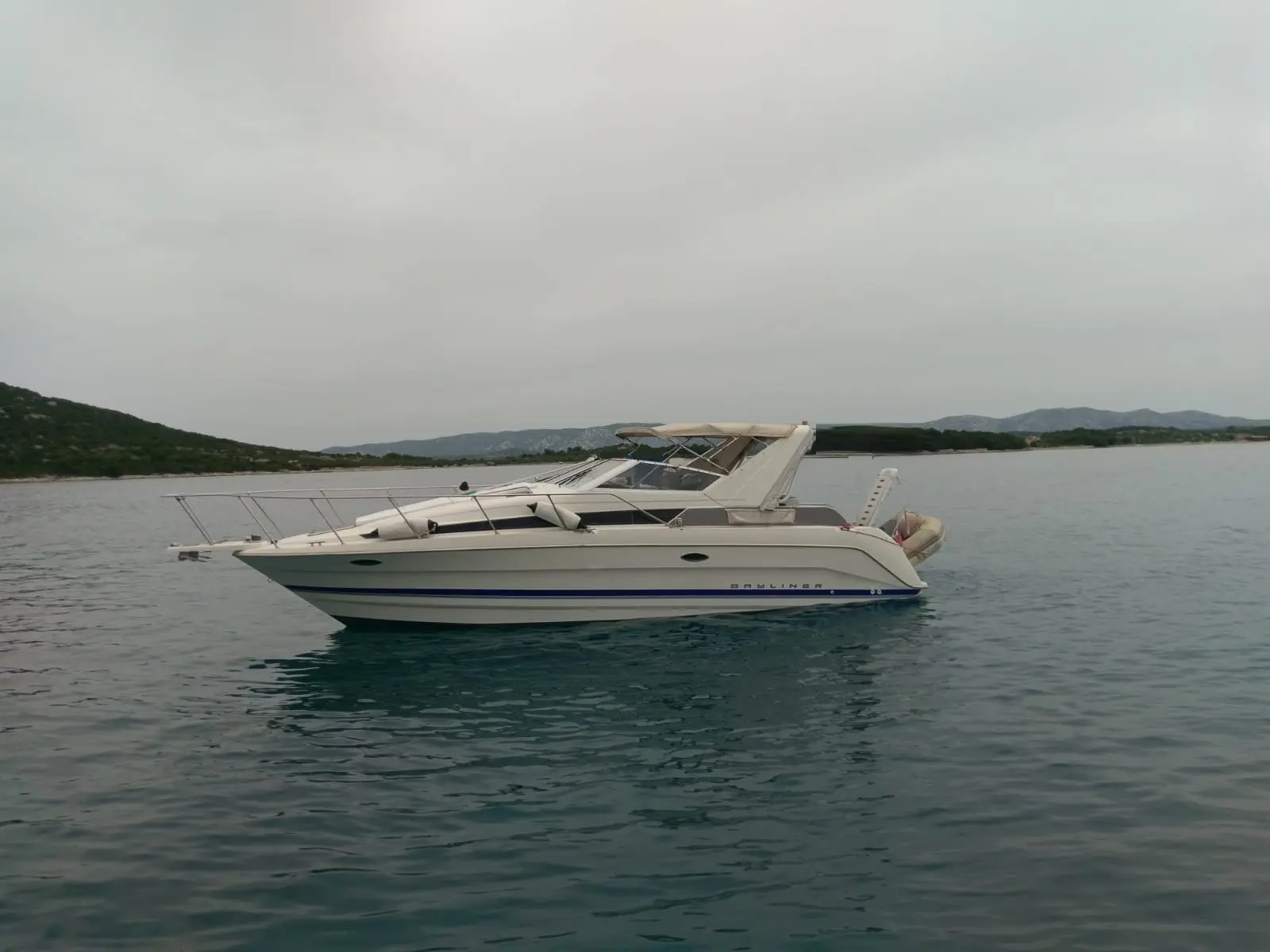 1994 Bayliner 3055