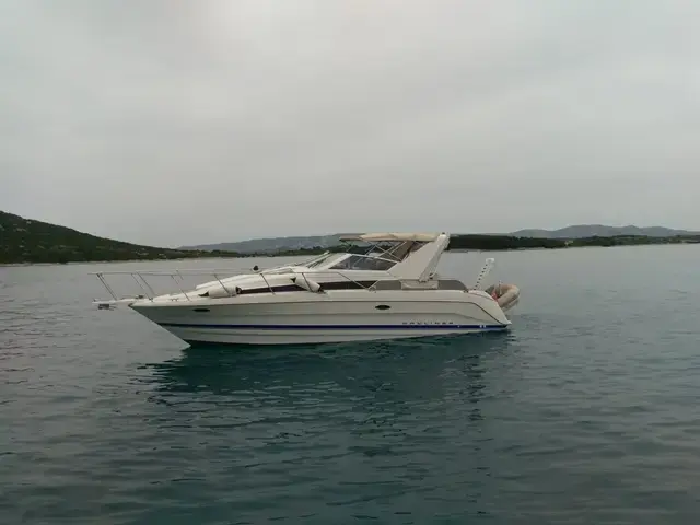 Bayliner 3055