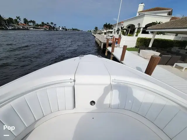 Intrepid 327 Center Console