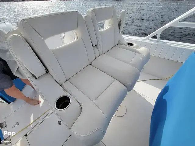 Intrepid 327 Center Console