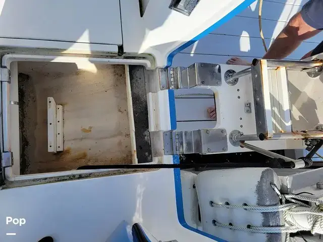 Intrepid 327 Center Console