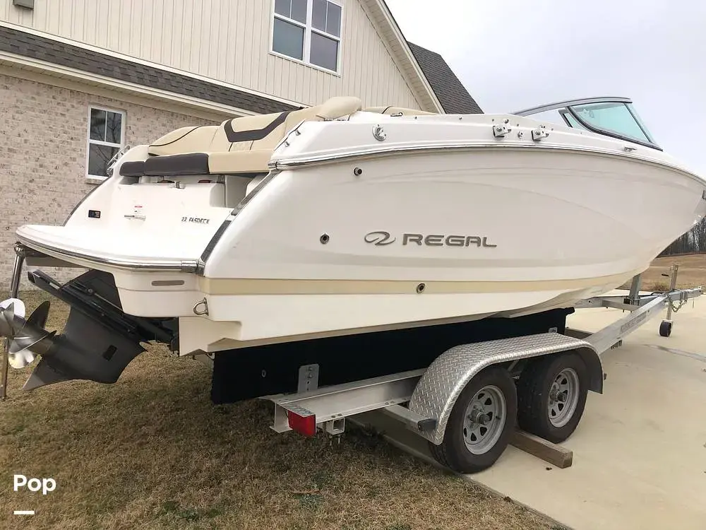 2018 Regal fasdeck 22