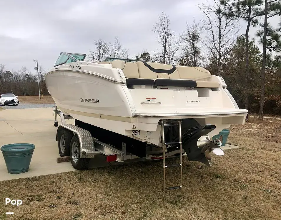 2018 Regal fasdeck 22