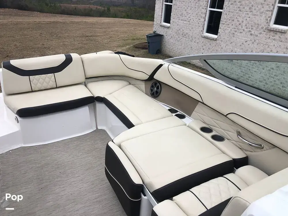 2018 Regal fasdeck 22