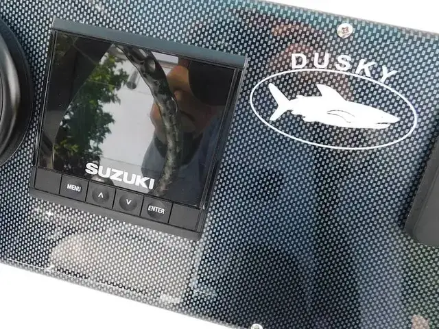 Dusky Open Fisherman 252