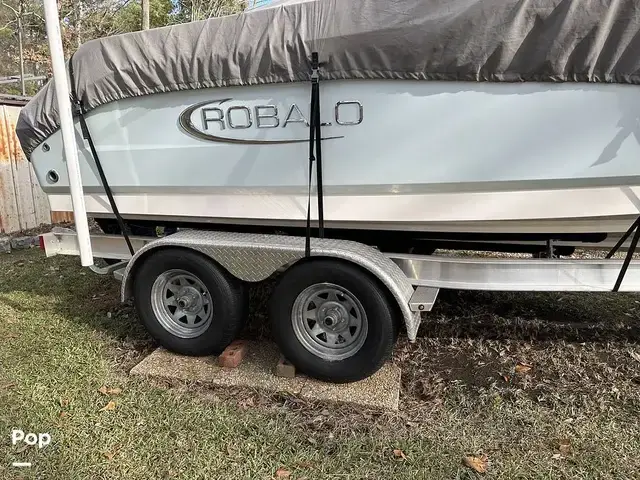 Robalo R200