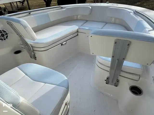 Robalo R200