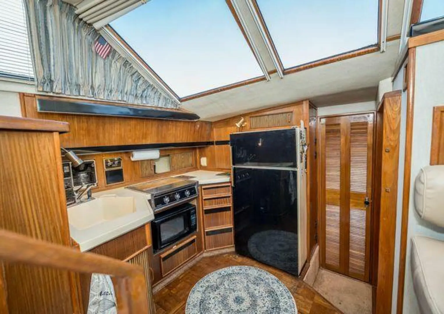 1987 Sea Ray 410 aft cabin