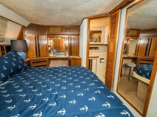 Sea Ray 410 Aft Cabin