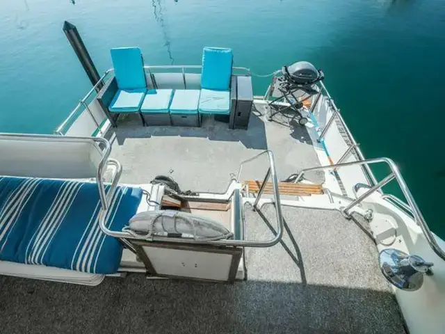 Sea Ray 410 Aft Cabin