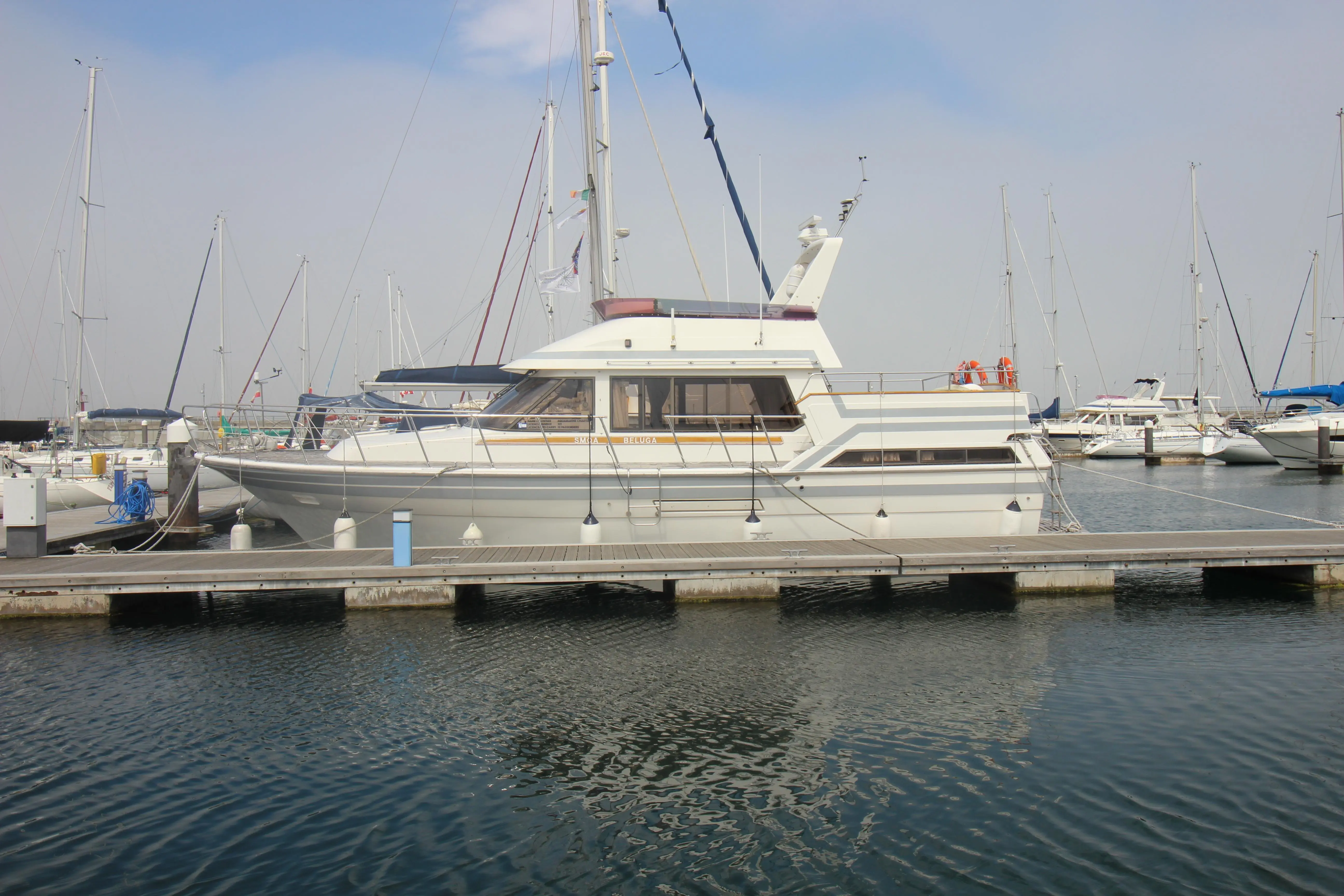 1988 Horizon trader royal yacht 43