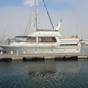 1988 Horizon Trader Royal Yacht 43