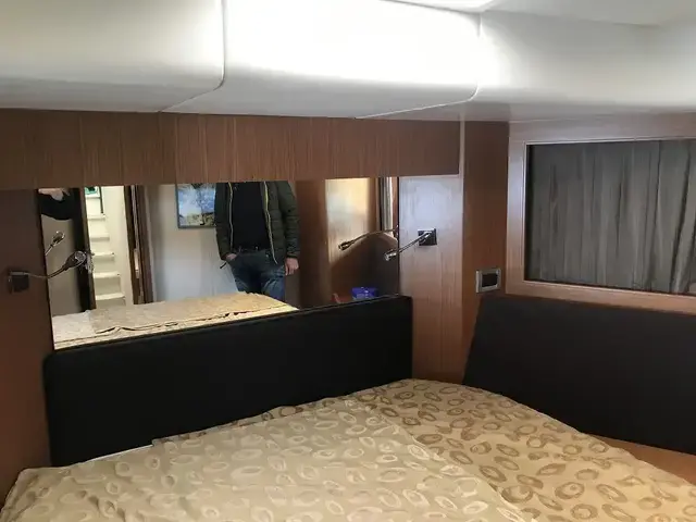 Ferretti Yachts 592