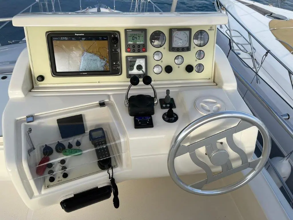 2005 Ferretti 460