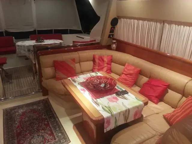 Ferretti Yachts 430