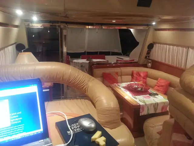 Ferretti Yachts 430