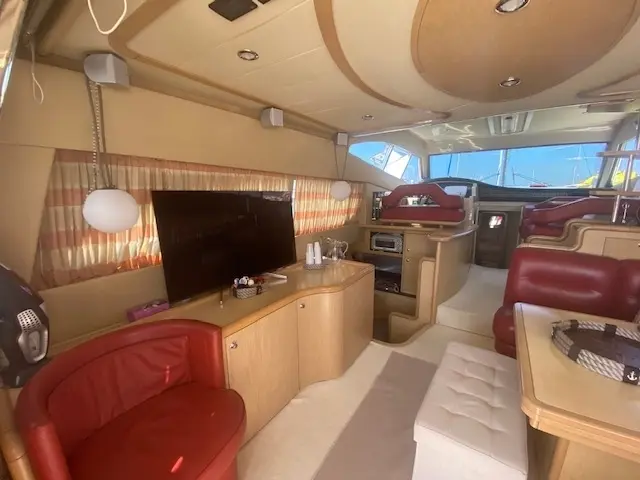 2005 Ferretti 530