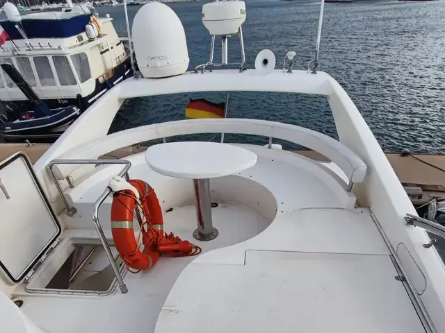 Ferretti Yachts 430