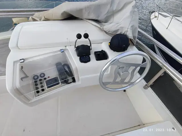 Ferretti Yachts 430