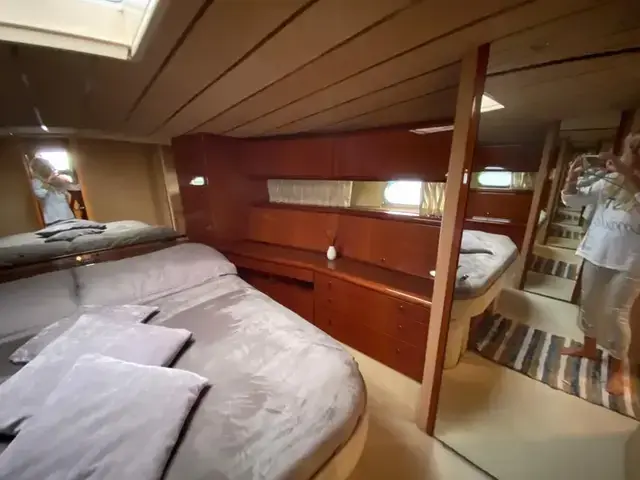 Ferretti Yachts 58S-185