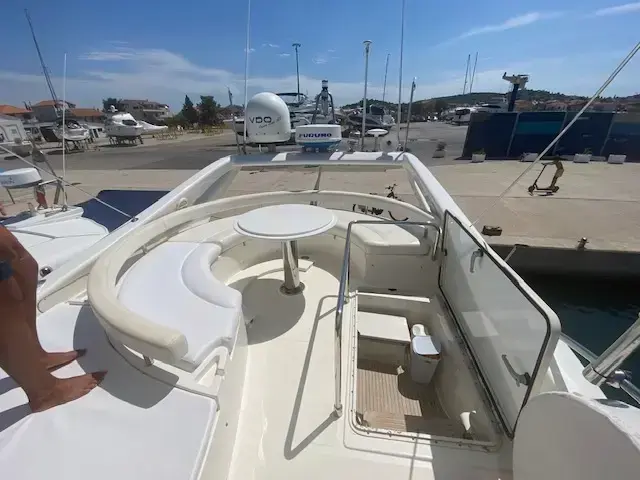 Ferretti Yachts 530