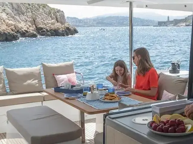 Fountaine Pajot Astrea 42