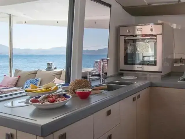 Fountaine Pajot Astrea 42