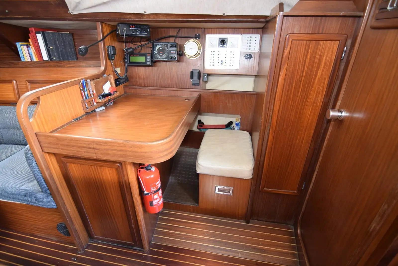 1987 Seaworthy 106 master