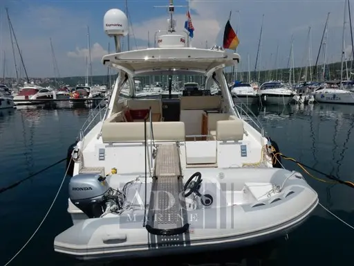 2009 Sealine sc35