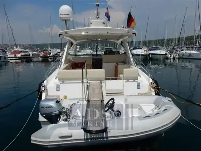 Sealine SC35