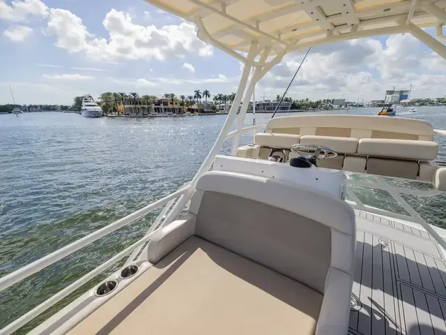 Boston Whaler 42 Outrage