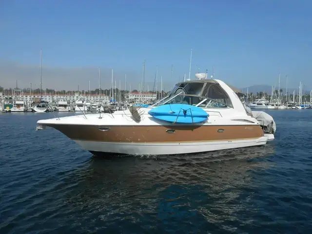 Cruisers Yachts 37