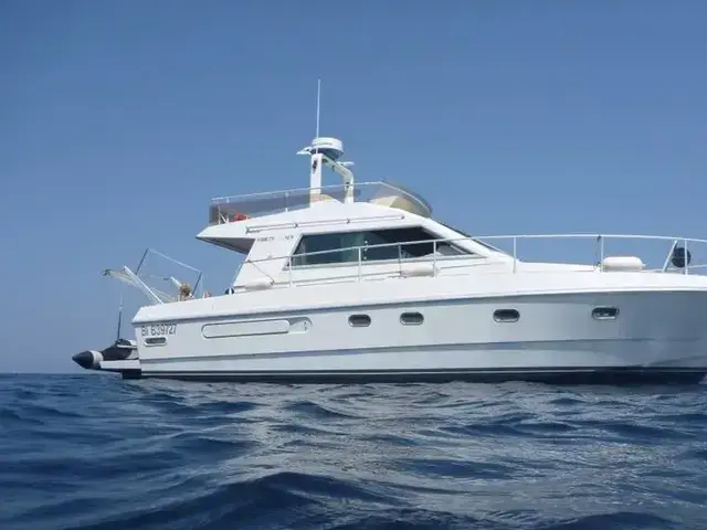 Ferretti Yachts 36 FLY