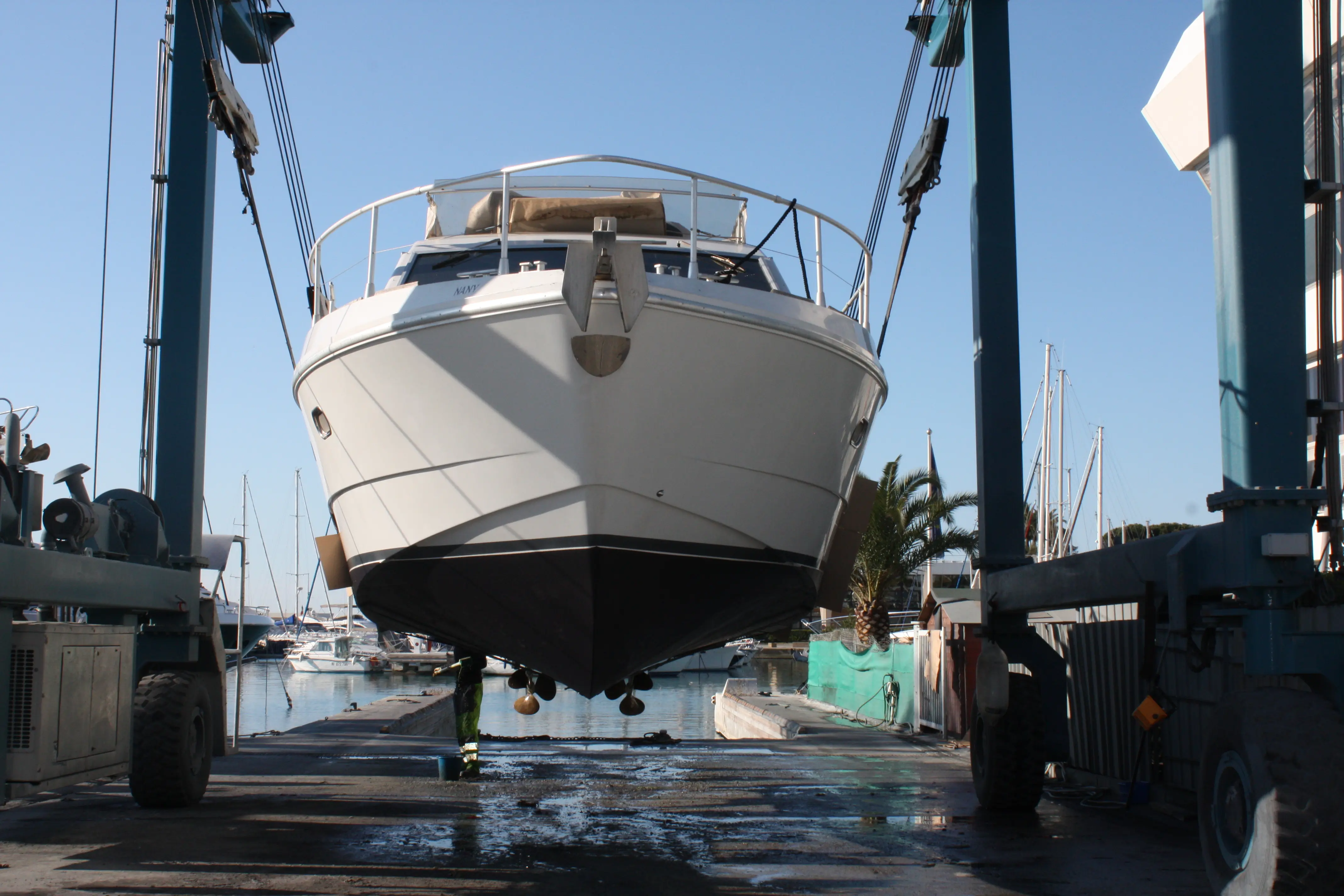 1990 Ferretti 36 fly