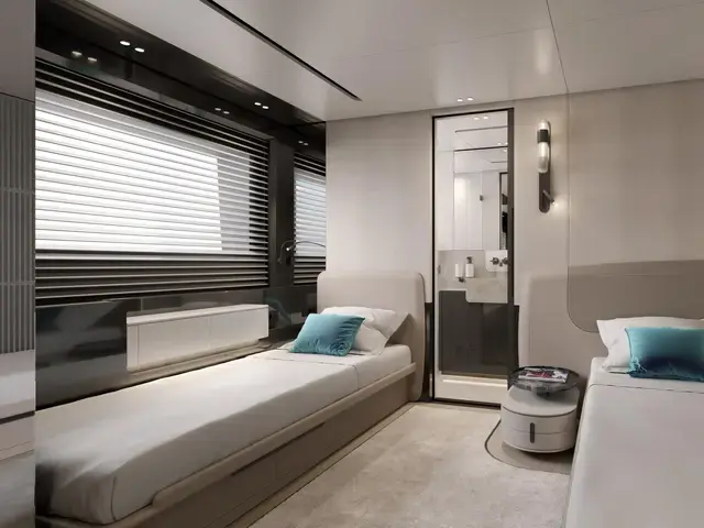 Motor Yacht 87'