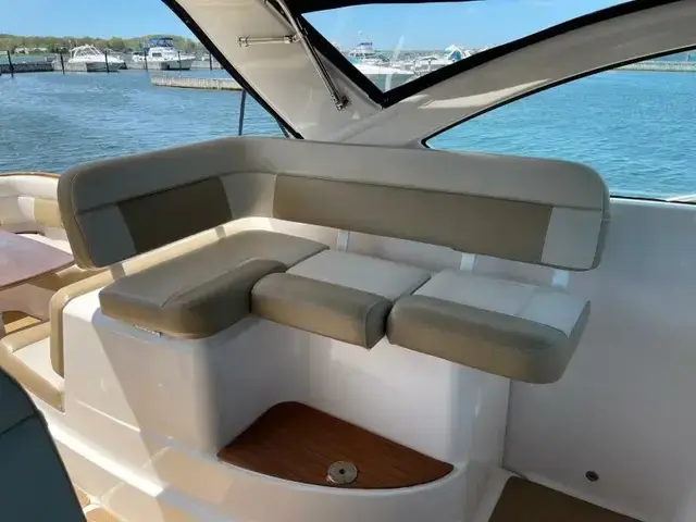 Tiara Yachts 31