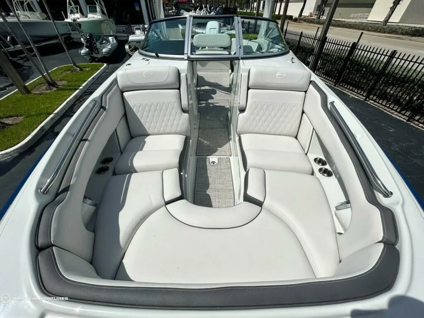 2024 Crownline 290 xss